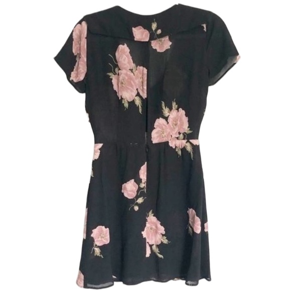 13. Reformation Fraser Black Floral Tie V Neck Button Up Mini Dress Size 2 - Picture 9 of 17
